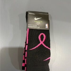 Nike Elite Crew Basketball Socks woman’s large men’s med Breast Cancer Awareness